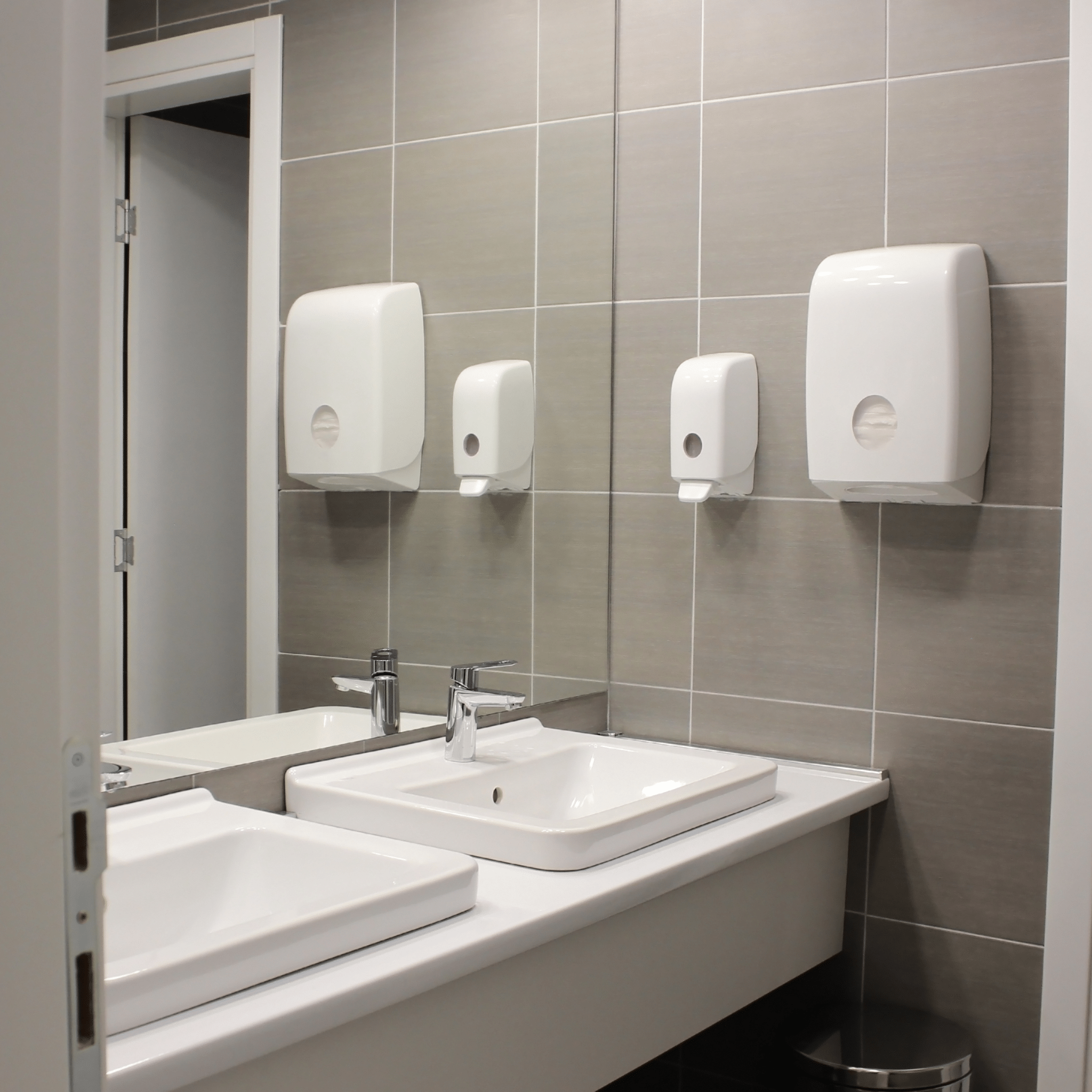Commercial Restroom Cleaning Procedures